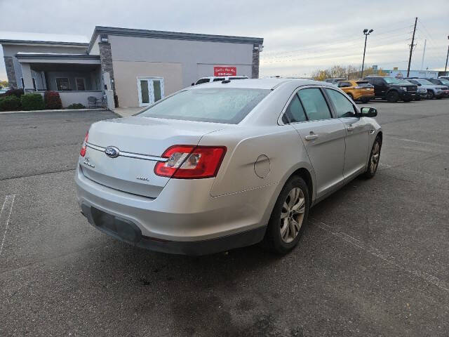 2011 Ford Taurus SEL