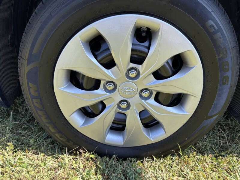 2017 Hyundai Accent SE