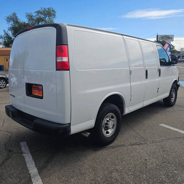 2021 Chevrolet Express 2500