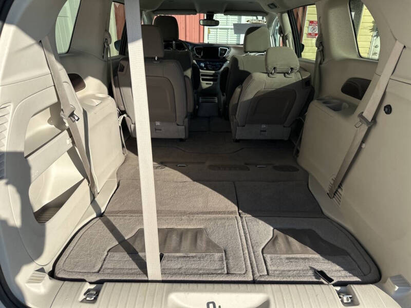 2017 Chrysler Pacifica Touring