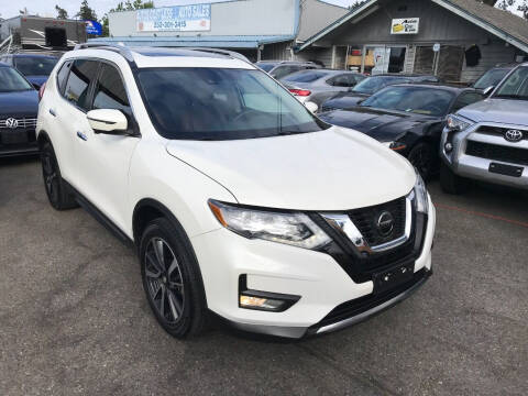 2018 Nissan Rogue for sale at Autos Cost Less LLC in Lakewood WA