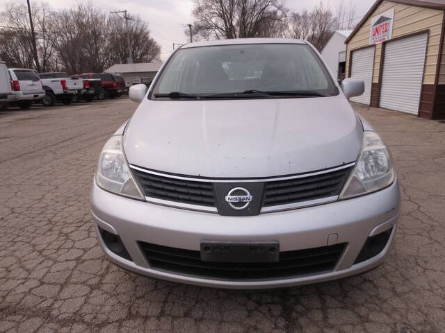 Used 2008 Nissan Versa S with VIN 3N1BC13E18L399113 for sale in Sycamore, IL