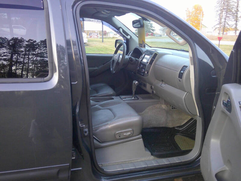 2013 Nissan Frontier SL photo 12