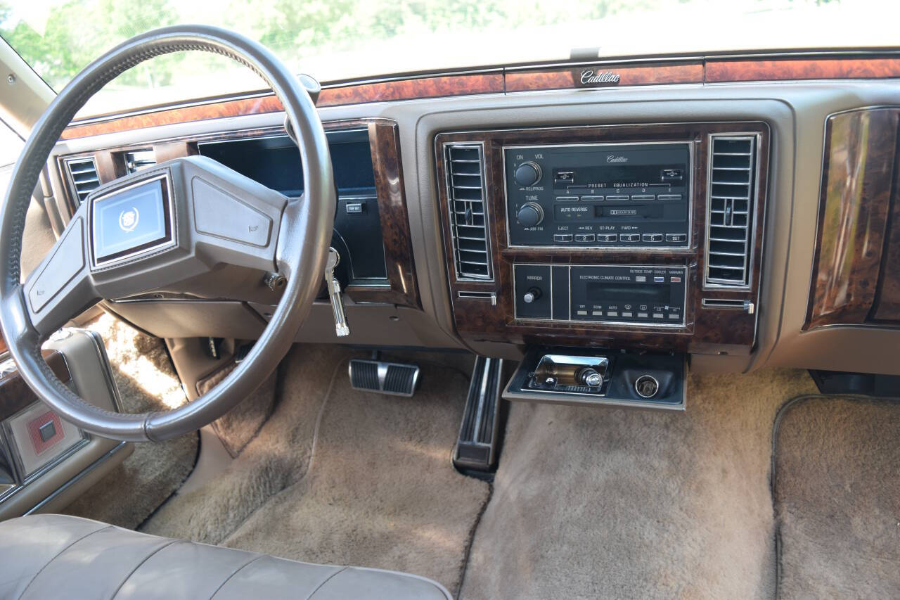 1991 Cadillac Brougham 186