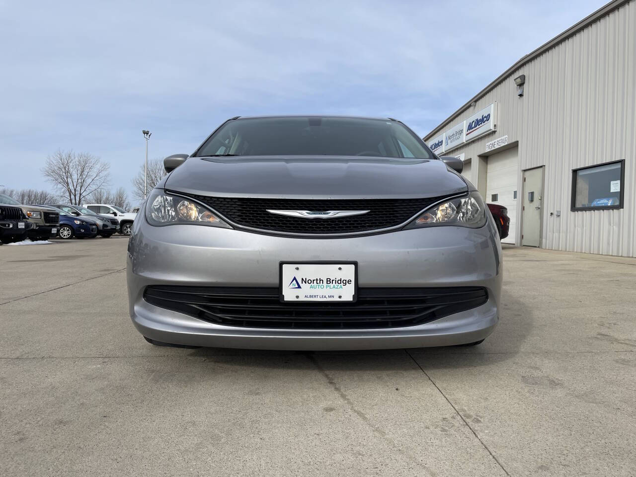 2017 Chrysler Pacifica LX photo 22