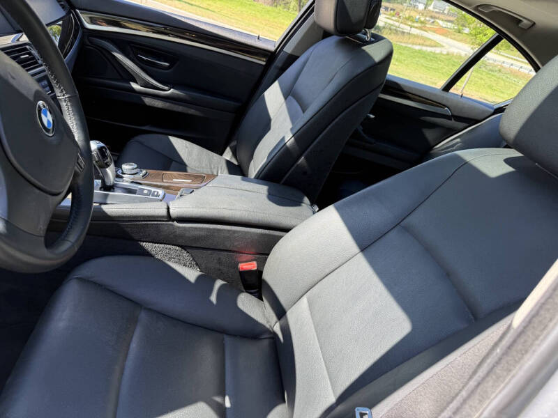 2011 BMW 5 Series 528i