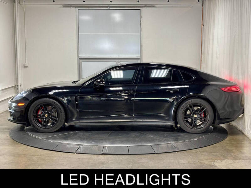 2018 Porsche Panamera 4