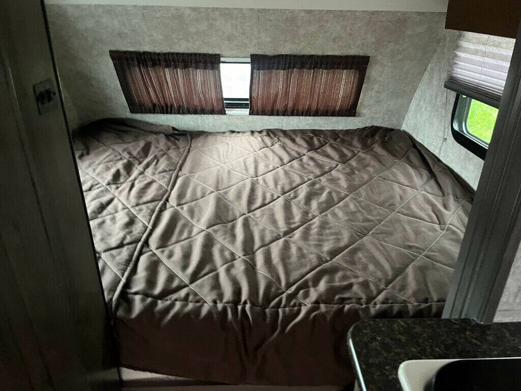 2017 Winnebago Winnie Drop WD1780 10