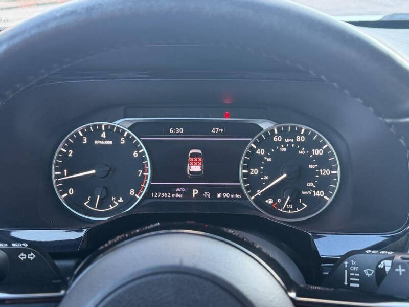 2022 Nissan Pathfinder SL