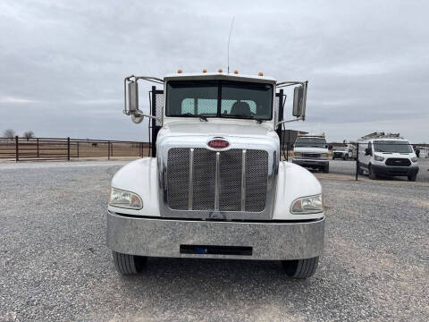 2009 Peterbilt 330