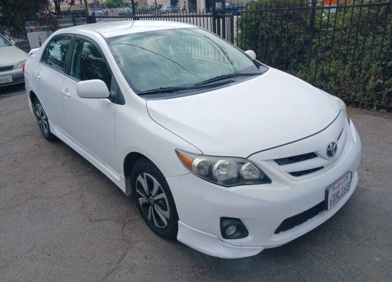 2012 Toyota Corolla S photo 2