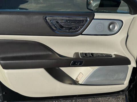 2017 Lincoln Continental Black Label