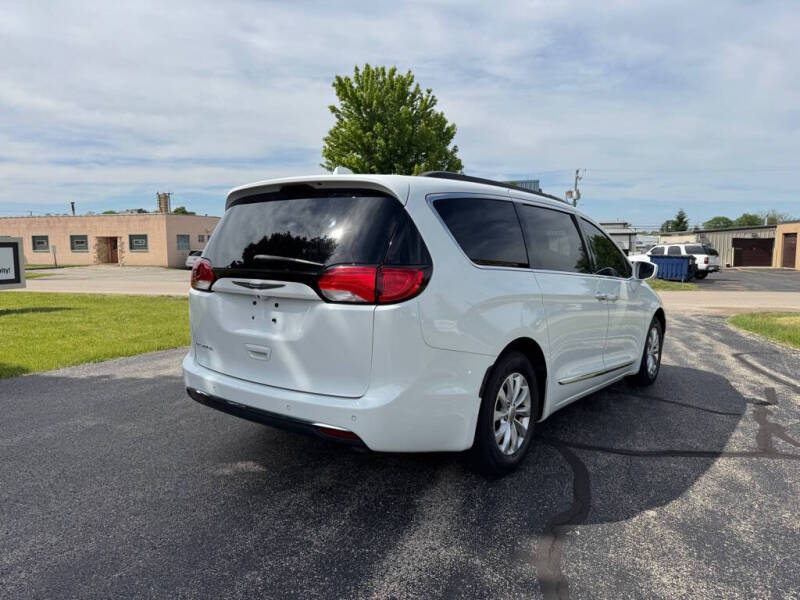 2017 Chrysler Pacifica Touring-L