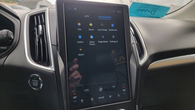 2024 Ford Edge Titanium