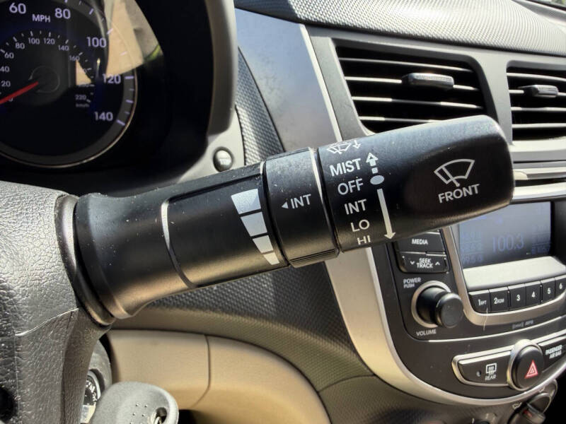 2016 Hyundai Accent SE