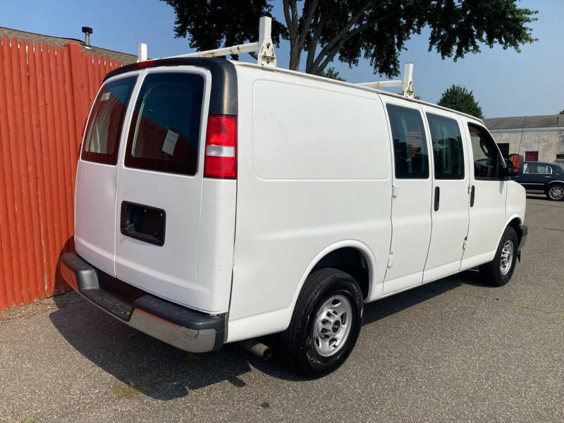 2019 GMC Savana Cargo Work Van photo 8