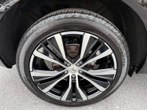 2024 Volvo XC60 B5 Plus Dark Theme