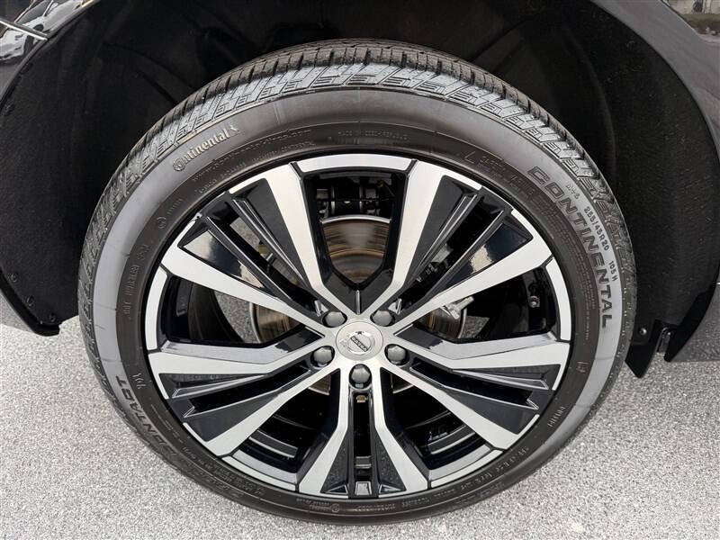 2024 Volvo XC60 B5 Plus Dark Theme