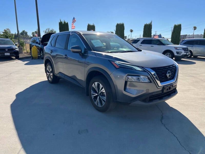 2023 Nissan Rogue SV photo 4