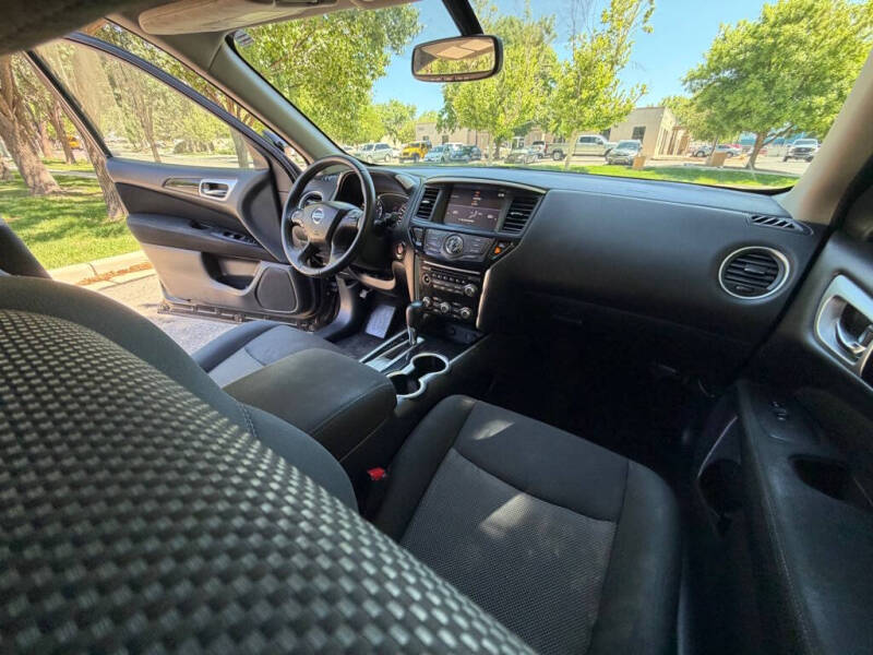 2017 Nissan Pathfinder S