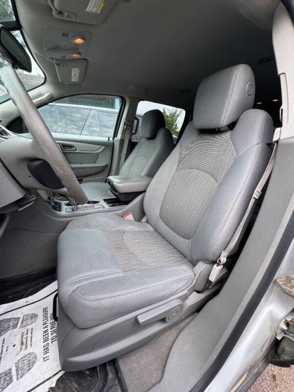 2017 Chevrolet Traverse LS