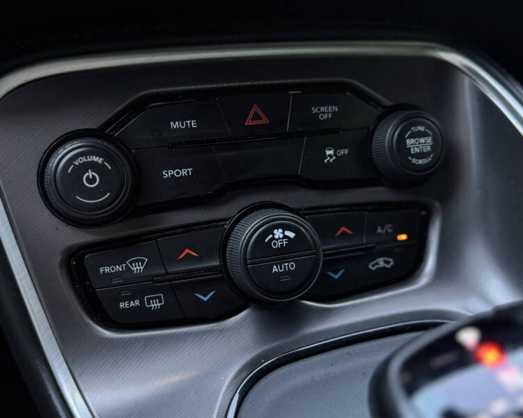 2019 Dodge Challenger SXT