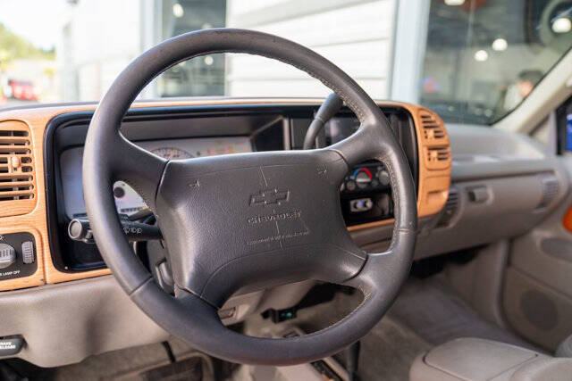 1995 Chevrolet Tahoe 21