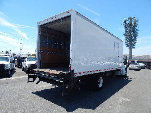 2016 Freightliner M2 106