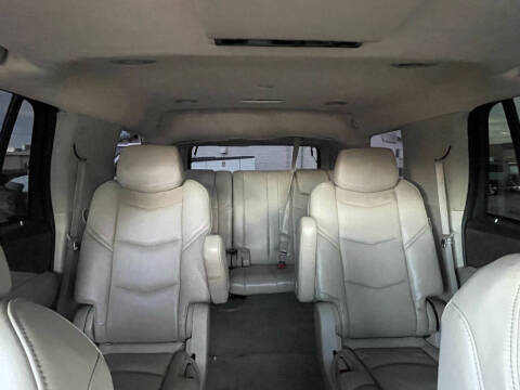 2016 Cadillac Escalade Luxury Collection