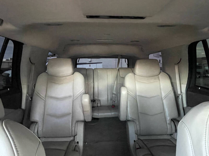 2016 Cadillac Escalade Luxury Collection