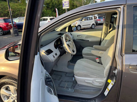 2011 Toyota Sienna Base 7-Passenger