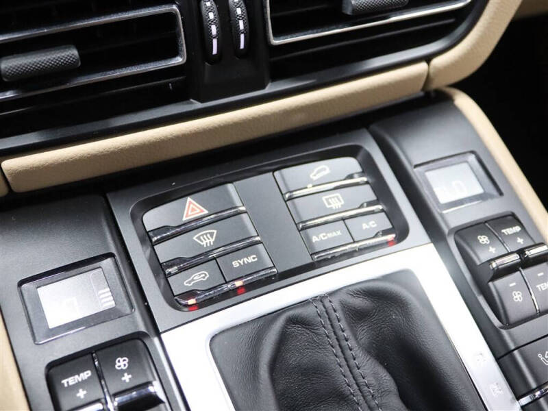 2020 Porsche Macan S