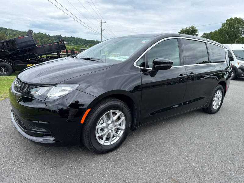 2026 Chrysler Voyager LX