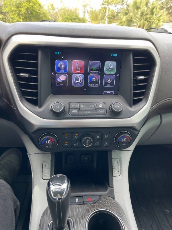 2017 GMC Acadia SLT-1