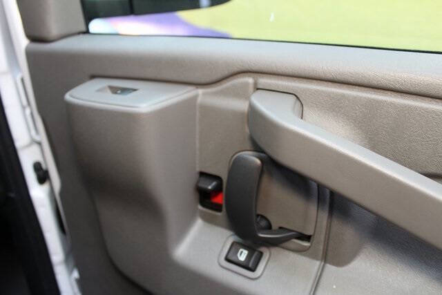 2025 Chevrolet Express 2500