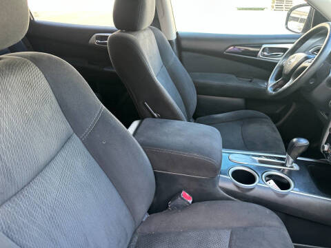 2015 Nissan Pathfinder SV