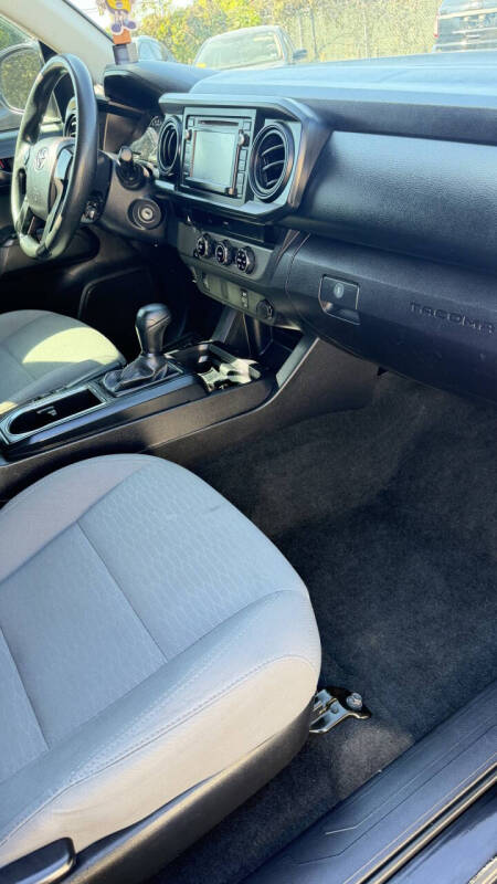 2017 Toyota Tacoma SR5