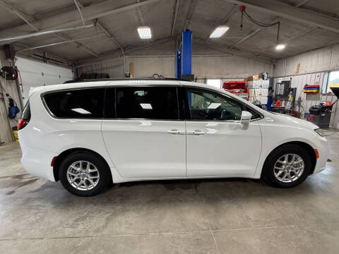 2022 Chrysler Pacifica Touring L
