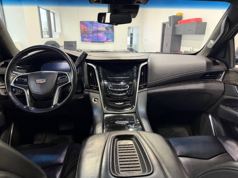 2019 Cadillac Escalade Platinum