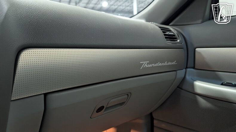 2004 Ford Thunderbird