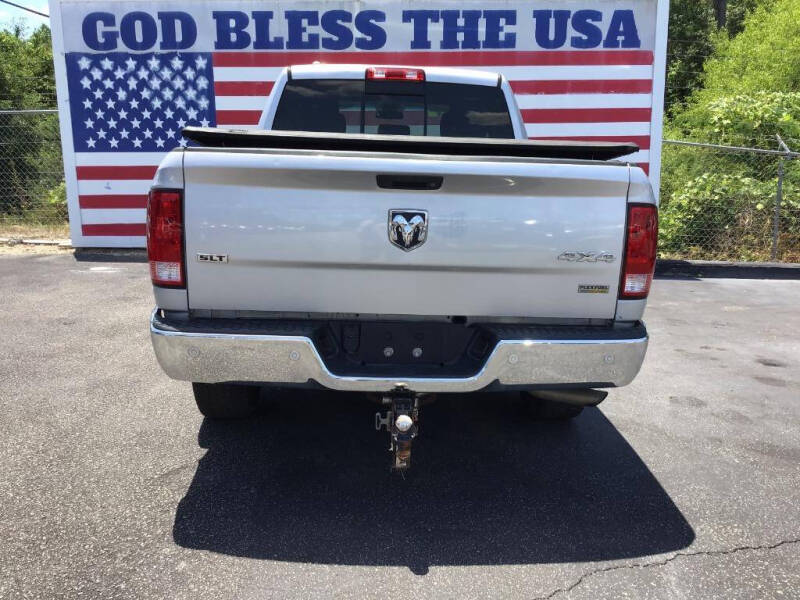2017 RAM 1500 SLT