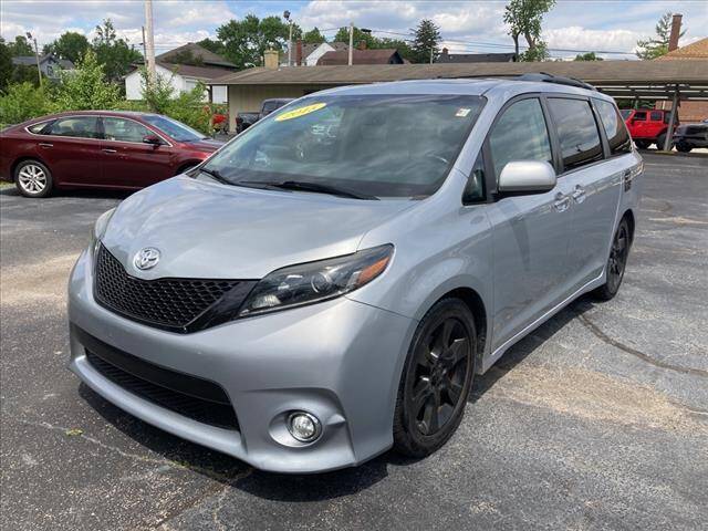 2015 Toyota Sienna for sale at Tom Roush Budget Westfield in Westfield IN