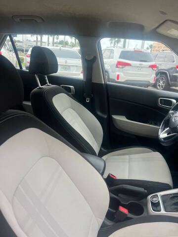 2021 Hyundai Venue SEL