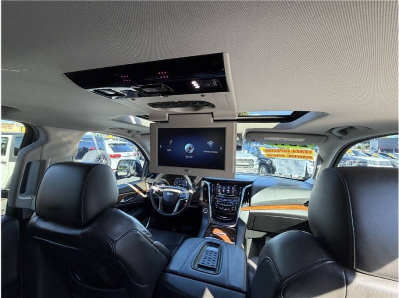 2017 Cadillac Escalade Luxury