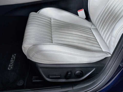 2023 Genesis G70