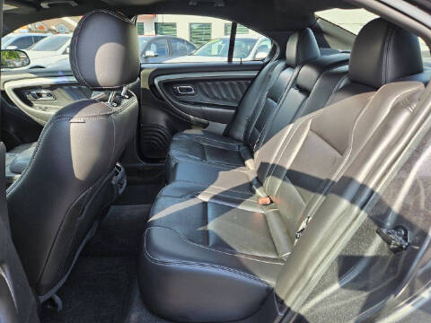 2017 Ford Taurus SEL