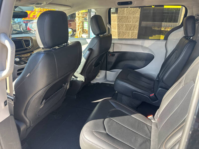 2020 Chrysler Pacifica Touring L