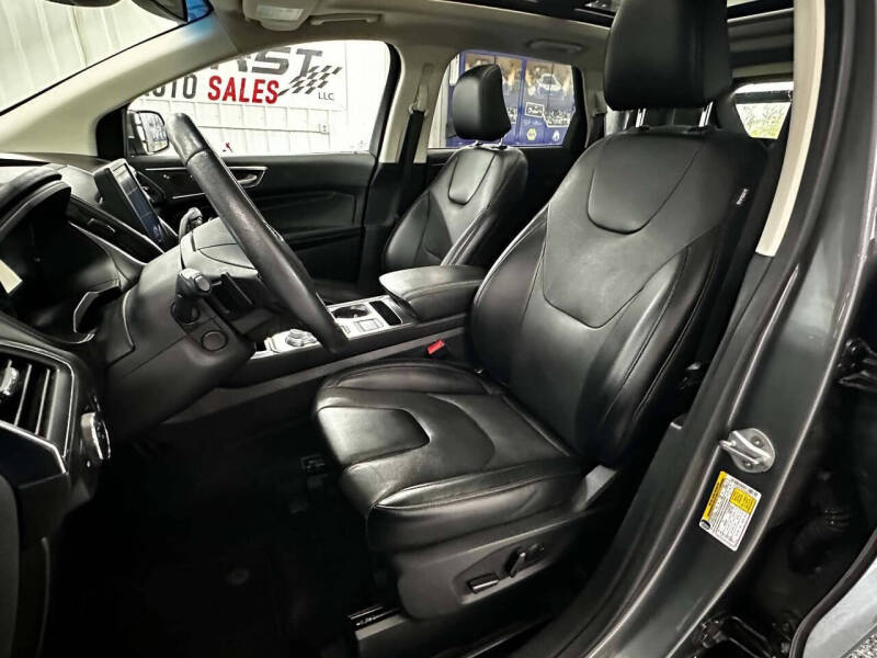 2022 Ford Edge Titanium