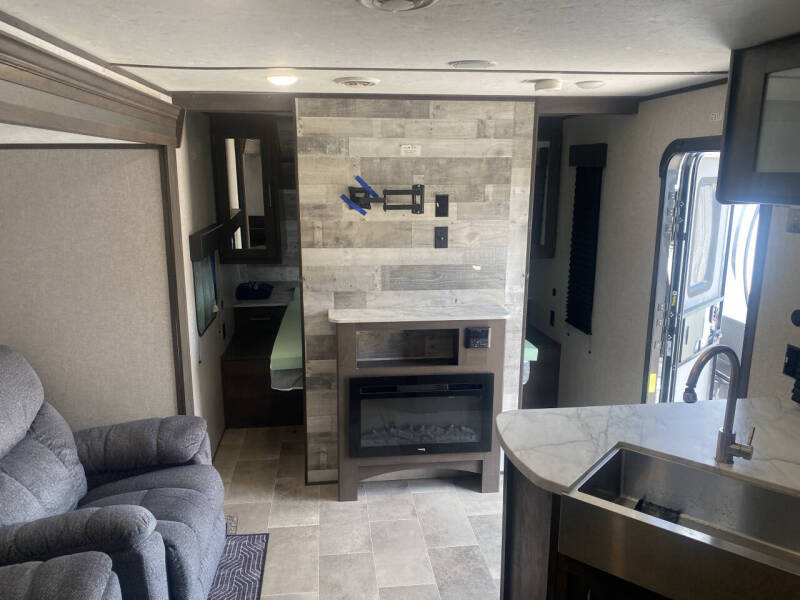 2021 Coleman 334BH