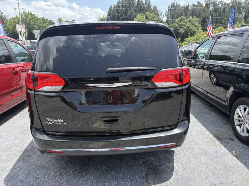 2017 Chrysler Pacifica Touring-L